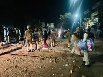 चौमूं में मस्जिद विवाद पर हिंसा, पुलिस पर पथराव में छह जवान घायल; इंटरनेट सेवाएं निलंबित