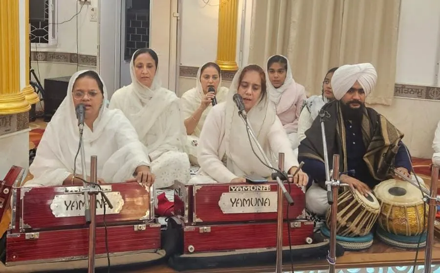 सिखों के नौवें गुरु तेग बहादुर का शहीदी दिवस गुरुद्वारा साहिब में मना