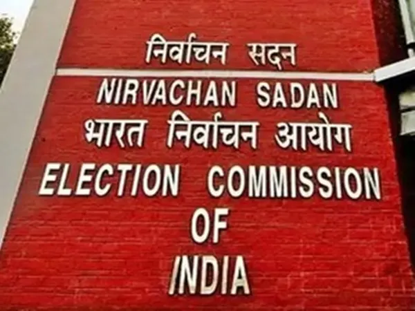 चुनाव आयोग ने हिंगलगंज के ओसी को किया निलंबित