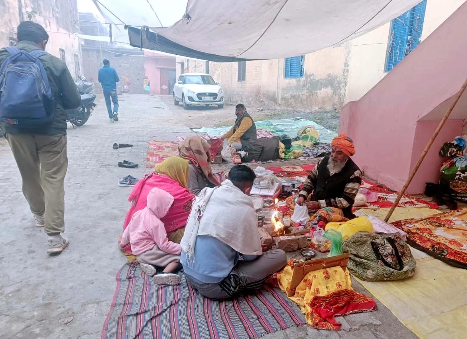 जींद : कडाके की ठंड के बीच पौष अमावस्या पर श्रद्धालुओं ने किया पिंडदान