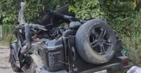गुरुग्रामः डिवाइडर से टकरा कर थार के परखच्चे उड़े, तीन युवती और दो युवकों सहित 5 की मौत
