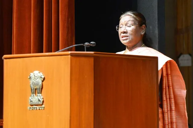 राष्ट्रपति ने सुप्रीम कोर्ट को प्रेसिडेंशियल रेफरेंस भेज पूछे 14 सवाल
