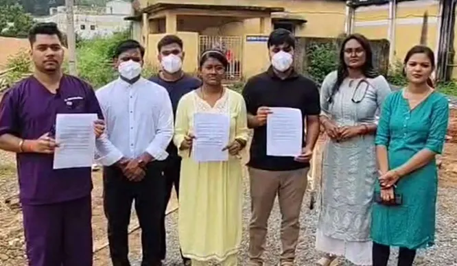 नक्सली भत्ता नहीं मिलने से डॉक्टरों ने मारे गए नक्सलियों का पोस्टमार्टम करने से किया इंकार