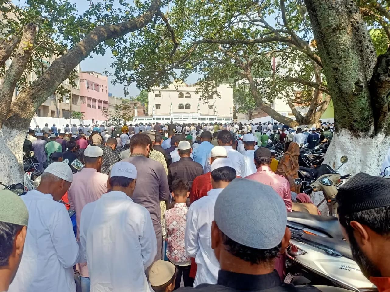 रांची में शांतिपूर्ण तरीके से अता की गई ईद-उल-अजहा की नमाज, पुलिस रही तैनात