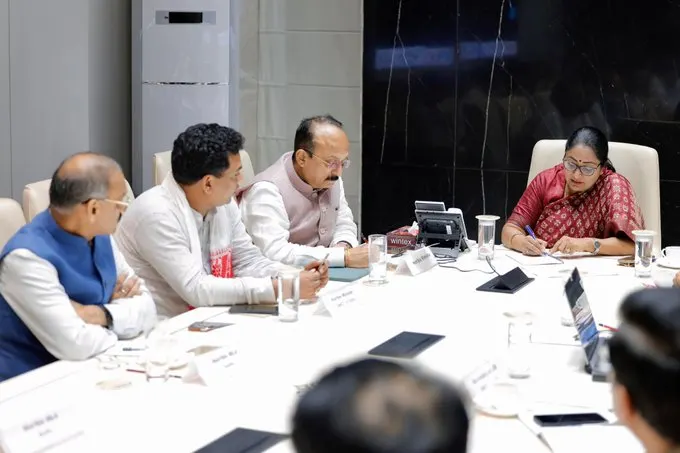 कांवड़ यात्रा 2025 को लेकर दिल्ली सरकार की बड़ी तैयारी — मुख्यमंत्री रेखा गुप्ता की अध्यक्षता में सचिवालय में हुई उच्च स्तरीय समीक्षा बैठक, बोले: “श्रद्धालुओं की सेवा ही सच्ची जनसेवा है”