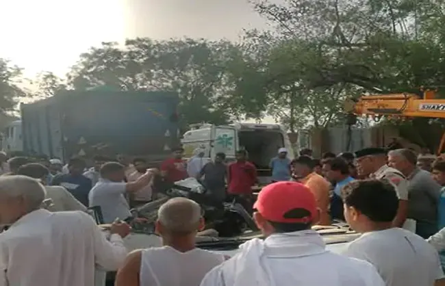 नारनौल : भीषण सड़क दुर्घटना में चार की माैत