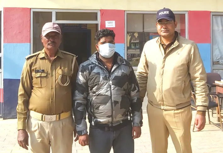 दस हजार का इनामी बदमाश गिरफ्तार