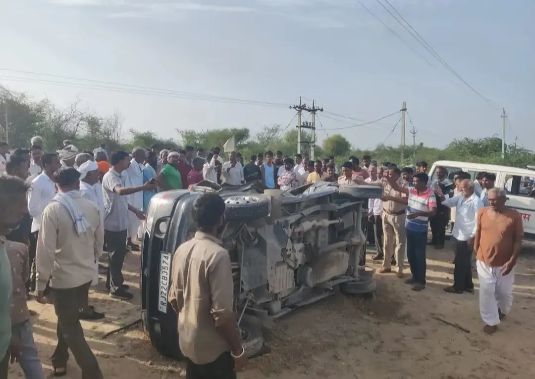 पुष्कर स्नान के लिए जा रहे परिवार की कार बस से टकराई, सात वर्षीय बच्ची समेत तीन की मौत