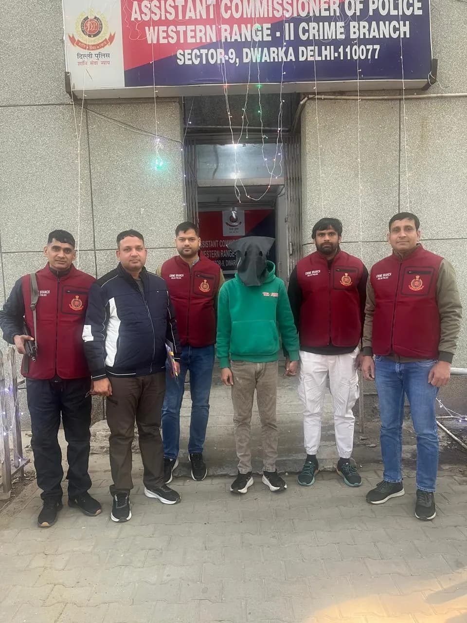 हत्या के प्रयास के मामले में नाबालिग समेत दो को पकड़ा