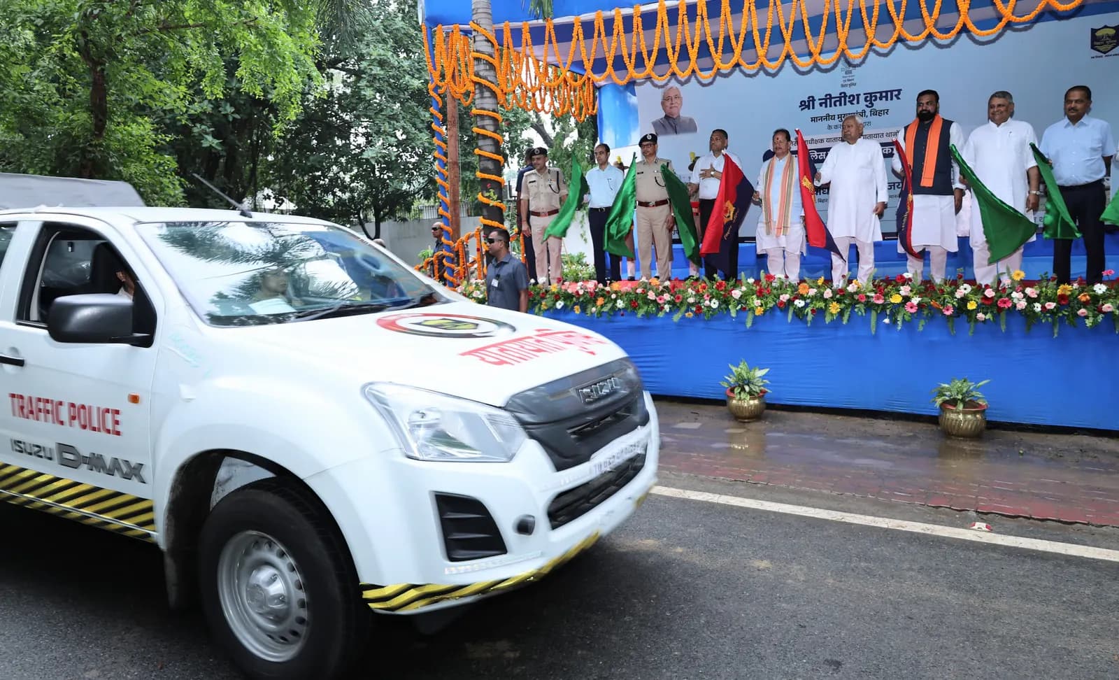 मुख्यमंत्री ने 71 पुलिस वाहनों का किया लोकार्पण,यातायात नियंत्रण एवं सुरक्षा व्यवस्था सुदृढ़ करने में मदद मिलेगी