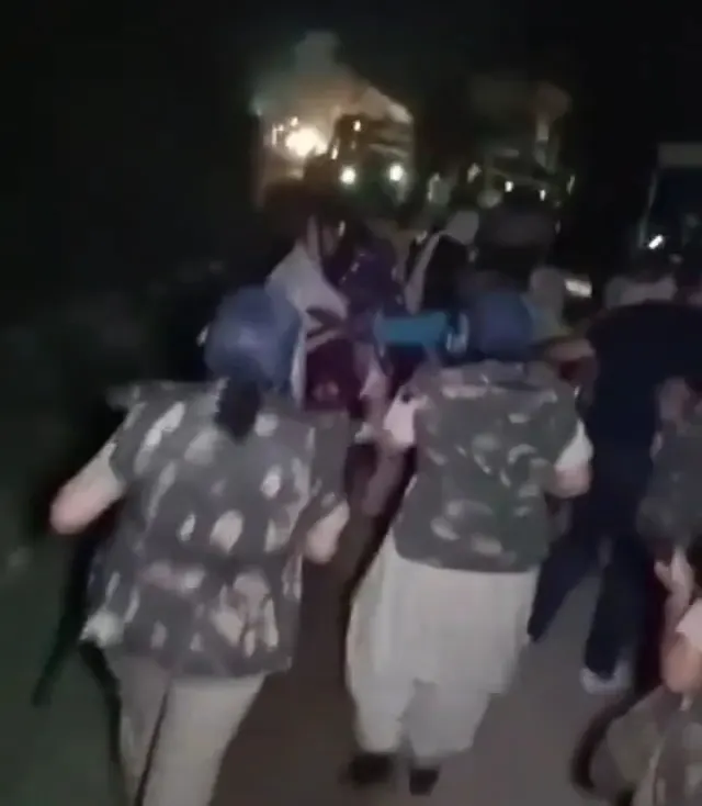 हिसार में भाखड़ा के पानी को लेकर बवाल, टी-प्वाइंट हटाने पहुंची प्रशासनिक टीम से ग्रामीणों की झड़प; आंसू गैस के गोले छोड़े