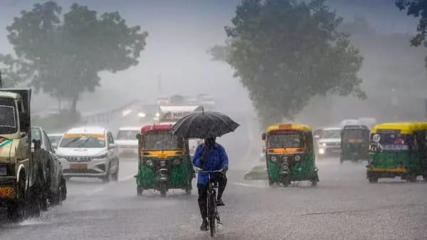मध्य प्रदेश में फिर लौटा मानसून, आज पूर्वी हिस्से में भारी बारिश का अलर्ट, 10 जिलों में गिरेगा पानी