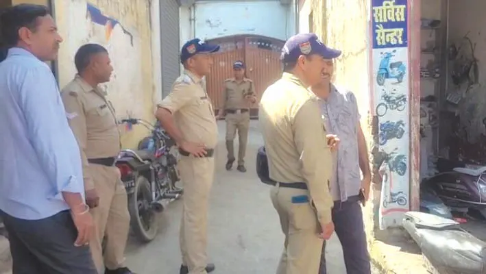 पेपर लीक के आरोपित खालिद के घर पहुंची एसआईटी की टीम