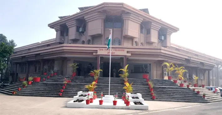 जिला न्यायालय को मिली बम से उड़ाने की धमकी, तलाशी जारी