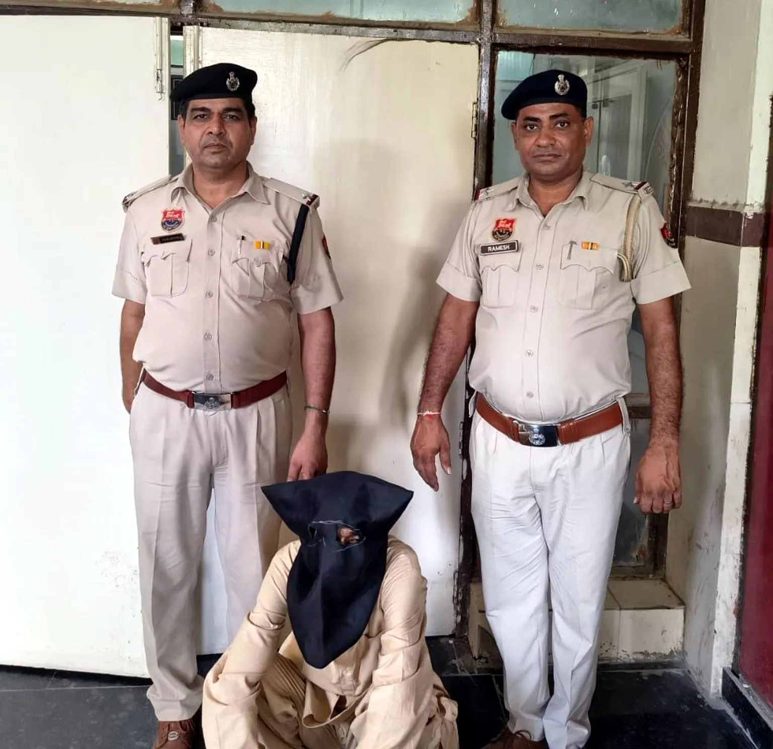 फतेहाबाद : फर्जी जमानतदार बनकर अदालत को गुमराह करने वाला युवक गिरफ्तार
