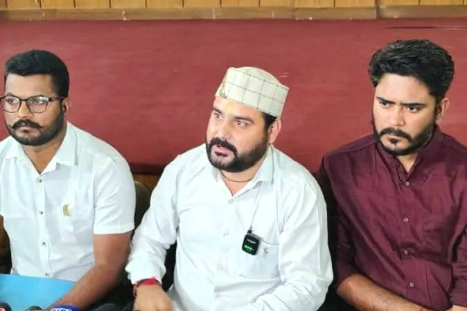 सचिवालय में ऊर्जा सचिव से अभद्रता मामले के आराेपित बॉबी पंवार ने दी सफाई, नियुक्तियाें पर उठाए सवाल