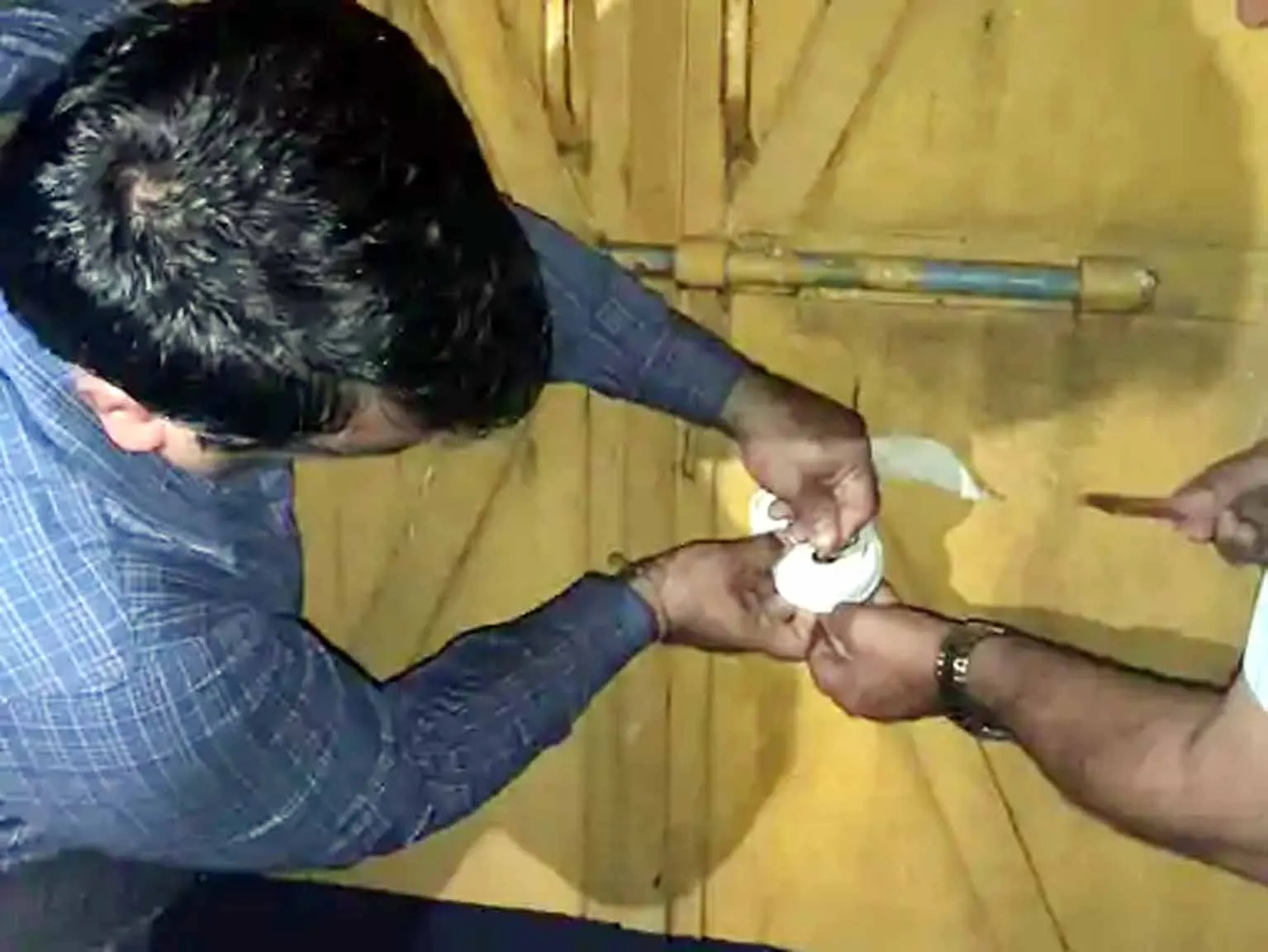 फतेहाबाद में जेजेपी नेता की गैस एजेंसी पर सीएम फ्लाइंग की रेड, गोदाम सील