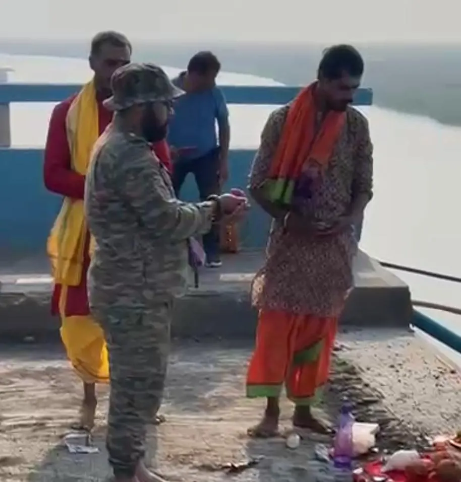वैदिक मंत्रोच्चार और शंखनाद के बीच शुरू हुआ बेली ब्रिज का निर्माण