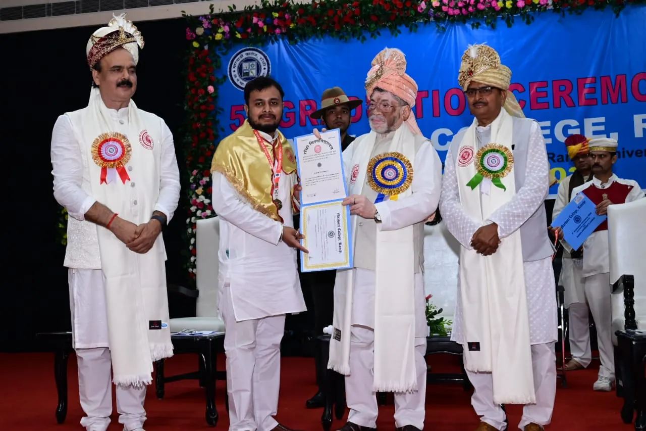 जीवन में केवल डिग्री नहीं, दिशा और दृष्टि भी आवश्यक : राज्यपाल