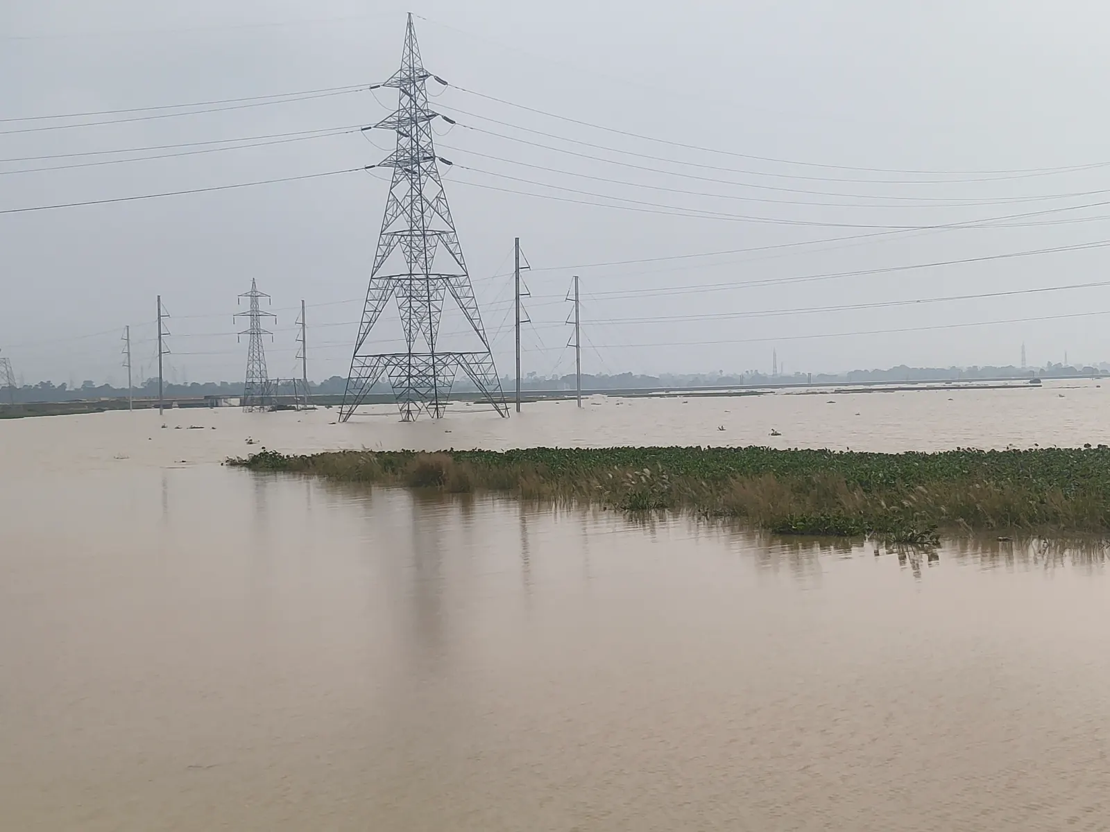 गंगा के बढ़ते जलस्तर से गोराडीह में संकट, कई गांवों पर मंडराया बाढ़ का खतरा
