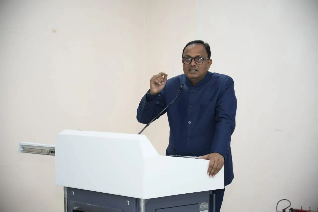 छात्रों को सेमेस्टर ब्रेक के दौरान दी जाएगी ड्रोन की ट्रेनिंग: कुलपति