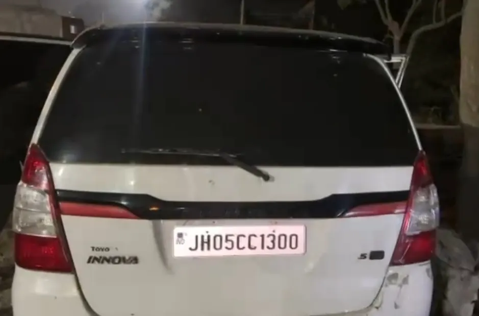 मानगो में गौवंश तस्करी का भंडाफोड़, फर्जी नंबर प्लेट लगी कार से पांच गौवंश बरामद