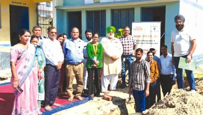हैलोनिक्स टेक्नोलॉजी के अंतर्गत किया विद्यालय सौंदर्यीकरण कार्य का शिलान्यास