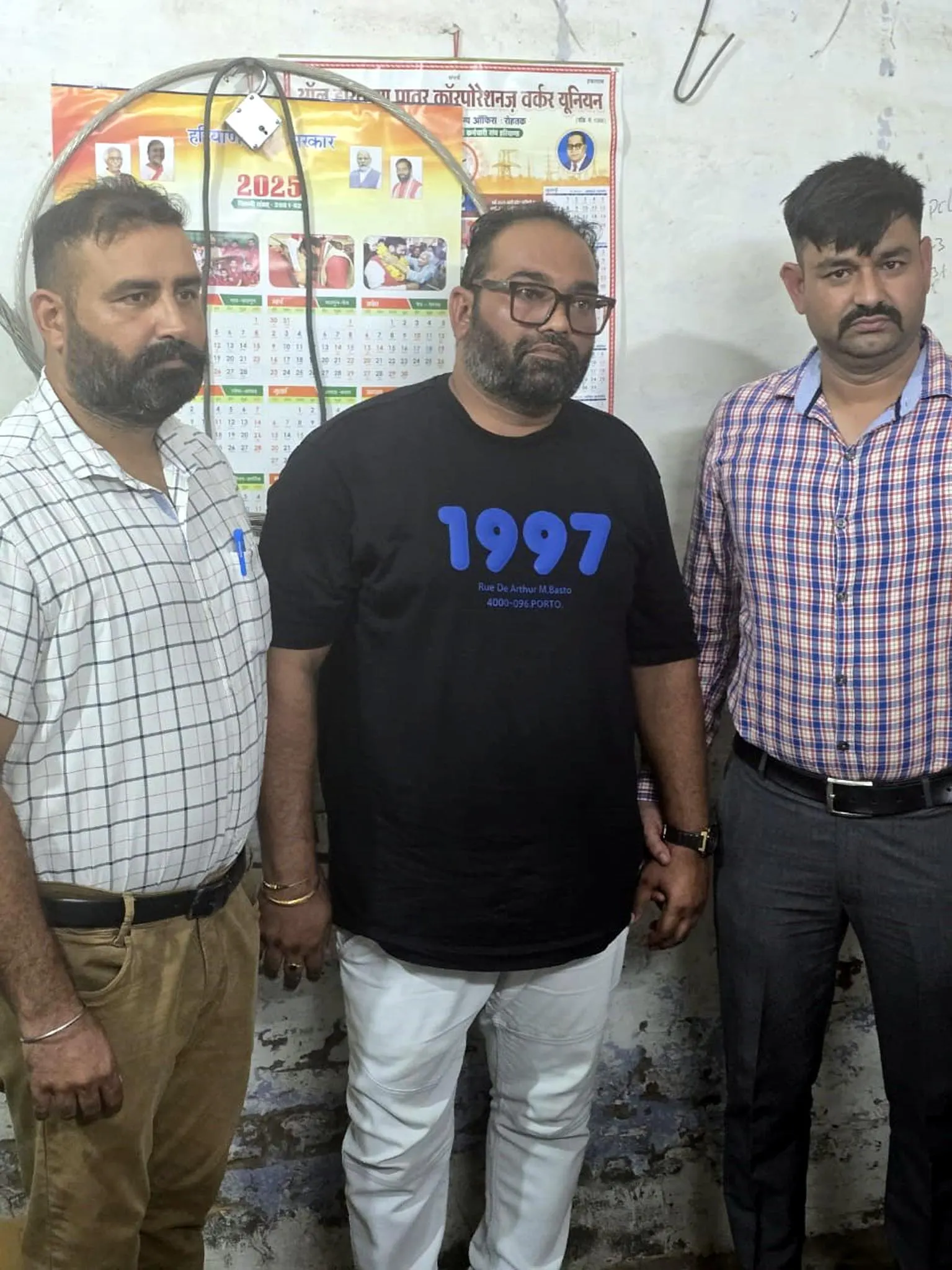 फतेहाबाद में रिश्वत लेते हुए पकड़ा गया बिजली विभाग का जेई