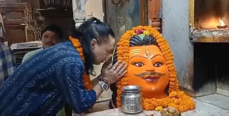 उज्जैन: बाबा महाकाल की शरण में पहुंचे सुप्रसिद्ध गायक कैलाश खेर