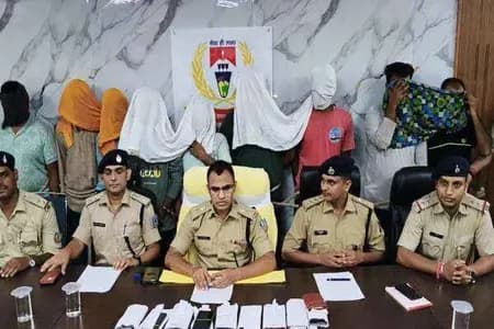 साइबर फ्रॉड के खिलाफ बड़ी कार्रवाई, बोकारो से नौ आरोपी गिरफ्तार