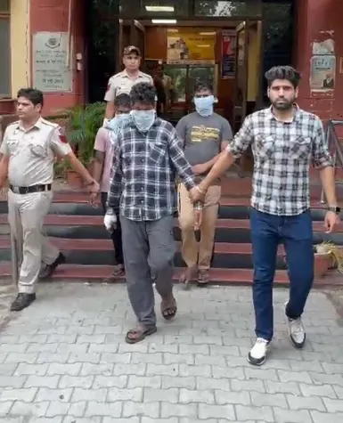 दिल्ली: चोरी के मामले का खुलासा, जीटीबी एन्क्लेव पुलिस ने तीन बदमाश पकड़े