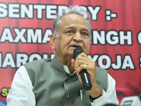 खाद के लिए ऑनलाइन बुकिंग की अनिवार्यता से किसान बेहाल, अशोक गहलोत बोले- व्यवस्था से बढ़ी मुश्किल
