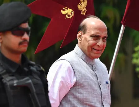 रक्षा मंत्री के नोएडा दौरे को लेकर सुरक्षा कड़ी, निजी लैब का करेंगे उद्घाटन