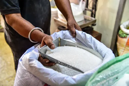 चीनी की कीमतों में जल्द राहत की उम्मीद, ISMA ने कहा- कमी नहीं