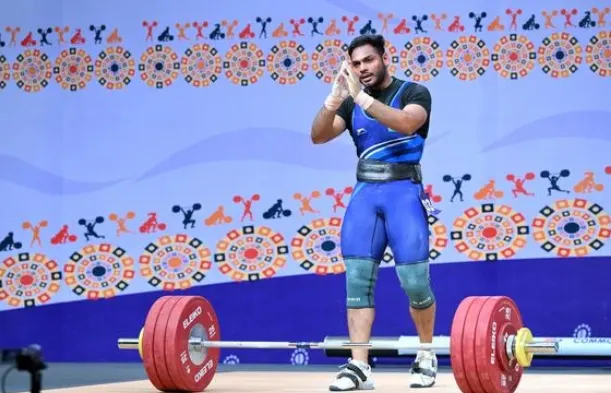 राष्ट्रमंडल खेल 2026: अजय बाबू ने भारोत्तोलन में जीता रजत, भारत की झोली में एक और पदक