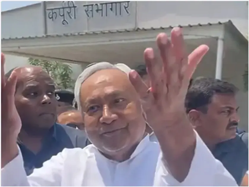 नीतीश कुमार ने तेजस्वी पर तंज कसते हुए कहा- उन लोगों ने कोई काम नहीं किया