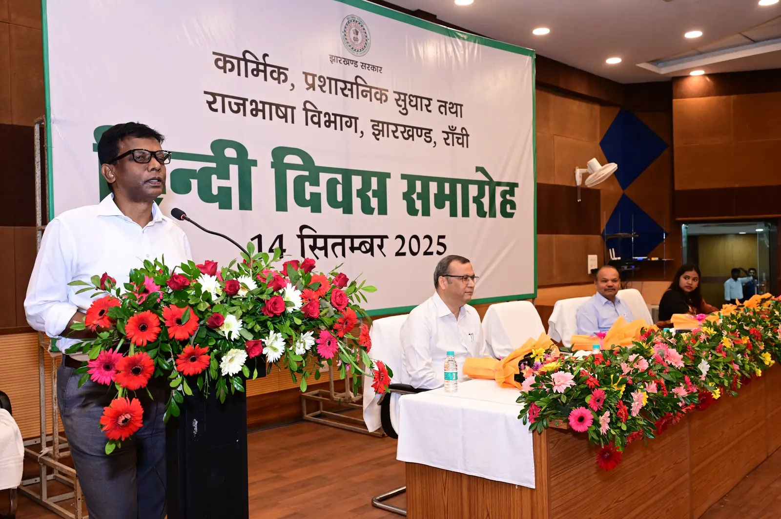 हिंदी हमारी राष्ट्रीय एकता, संस्कृति और संवाद की सशक्त भाषा है : प्रवीण टोप्पो