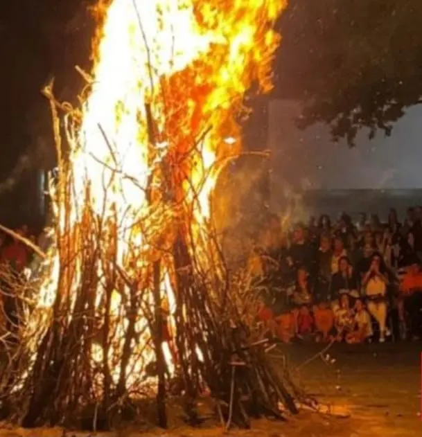 होलिका दहन आज, 700 साल में पहली बार बन रहा शुभ संयोग -चंद्र ग्रहण का भी रहेगा प्रकोप