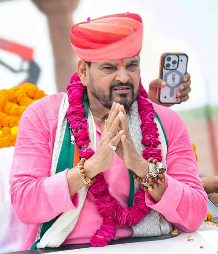महिला पहलवानों के यौन शोषण मामले में बृजभूषण शरण सिंह को क्लीन चिट नहीं, कोर्ट से बरी