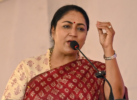 वर्क फ्रॉम होम और मेट्रो मंडे का गंभीरता से पालन करने पर जोर, सीएम रेखा गुप्ता ने अधिकारियों संग की बैठक