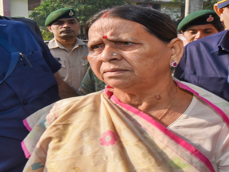 बिहार: आवास खाली नहीं करने पर अड़ीं पूर्व सीएम राबड़ी देवी, कहा- फोर्स बुलाकर खाली कराएं
