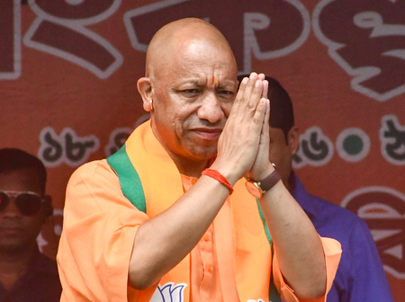 'नालायक औलादों को समझा लो, वरना..', सूर्या हत्याकांड पर CM योगी की चेतावनी- दोस्ती में चाकूबाजी बर्दाश्त नहीं
