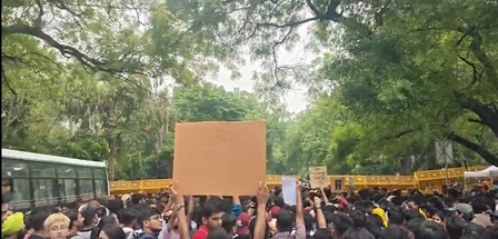 दिल्ली में प्रदर्शन के दौरान तनावपूर्ण माहौल, जंतर-मंतर पर पुलिस अलर्ट