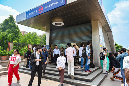दिल्ली मेट्रो के 16 स्टेशन बंद, 3 पर इंटरचेंज की सुविधा जारी