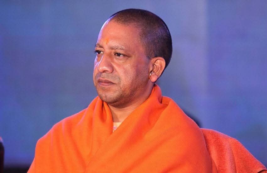 CM योगी अपना दौरा रद्द लखनऊ वापस आ रहें हैं -