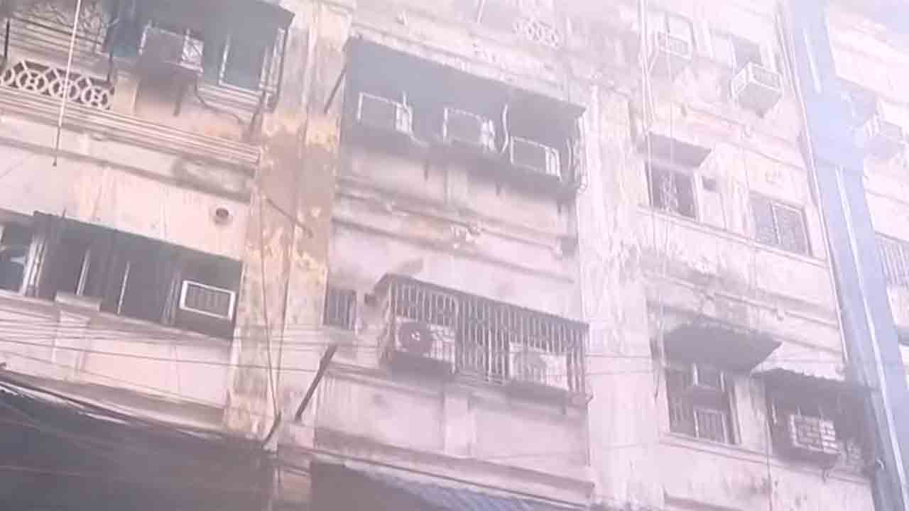 फ्री स्कूल स्ट्रीट होटल में आग से मचा हाहाकार, 9 की गई जान