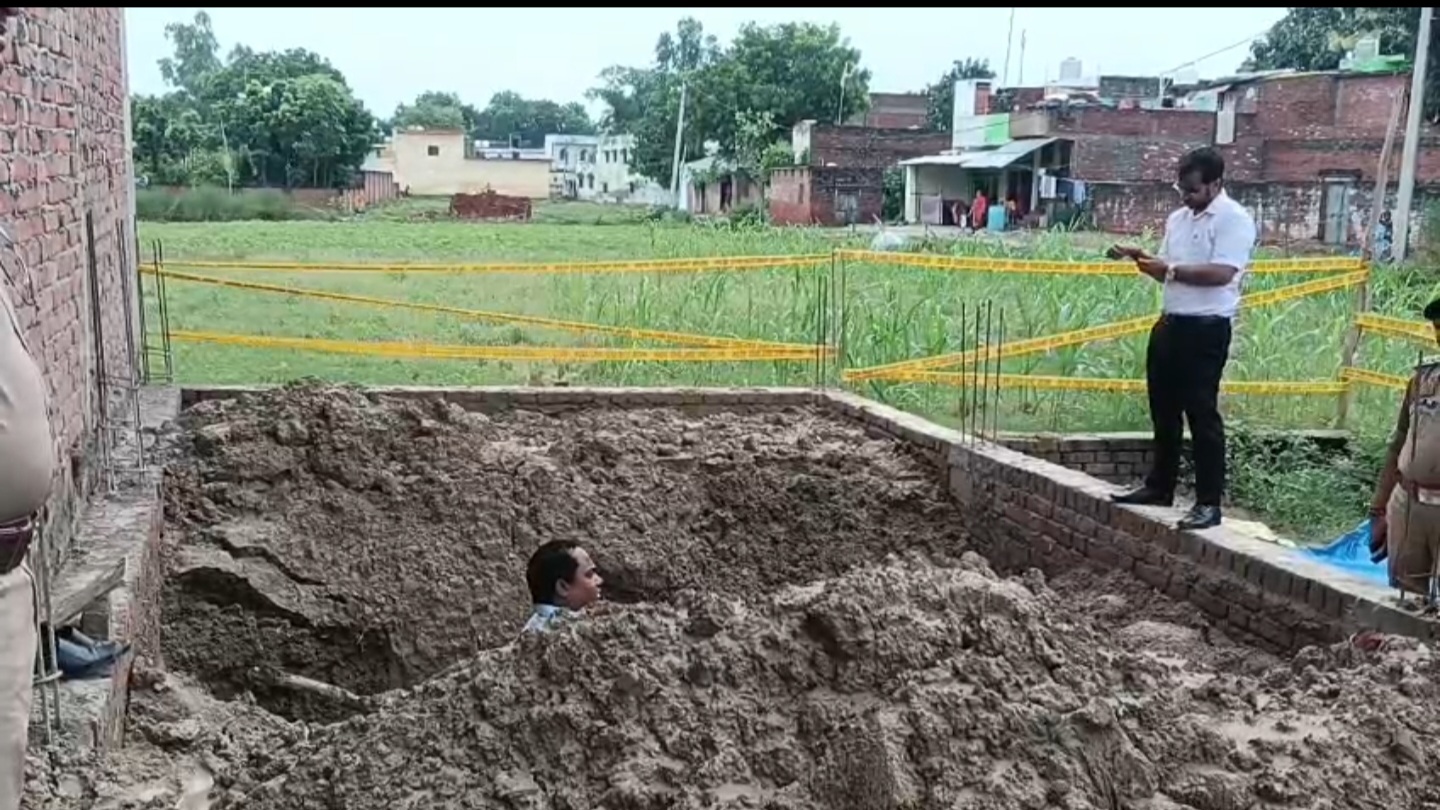 अमेठी में मिले 29 तांबे के गोले निकले पुराने तोप के गोले, पुरातत्व टीम ने की जांच