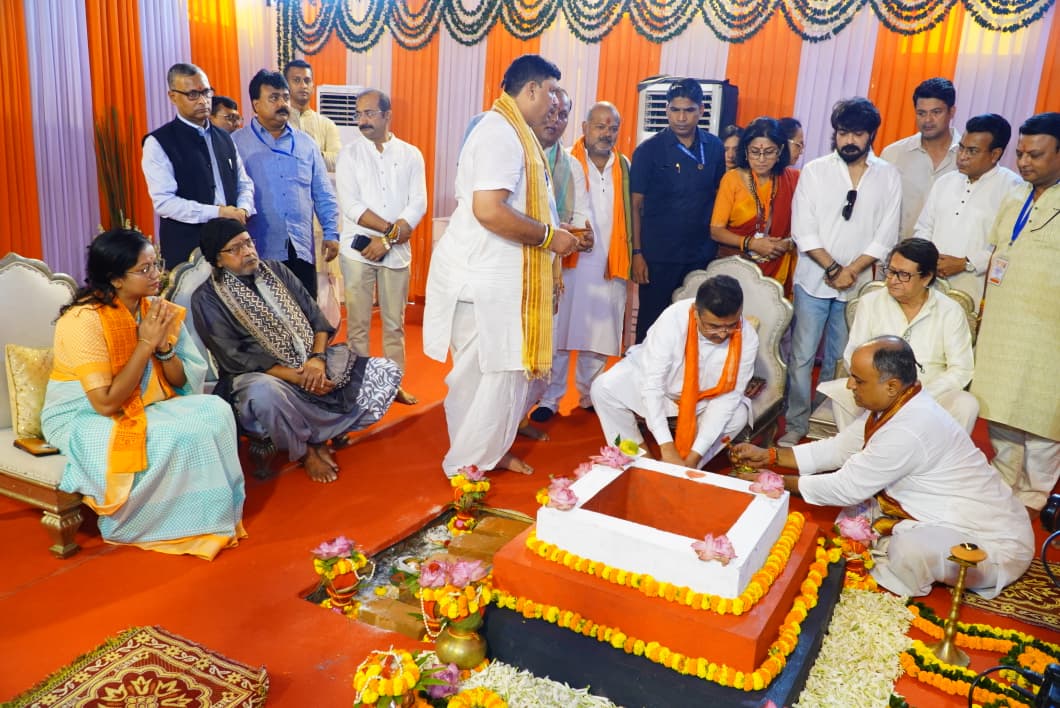 बंगाल में फिल्म जगत को नई दिशा, शुभेंदु ने किया उत्तम कुमार फिल्म सेंटर का शिलान्यास; मिथुन होंगे सांस्कृतिक सलाहकार