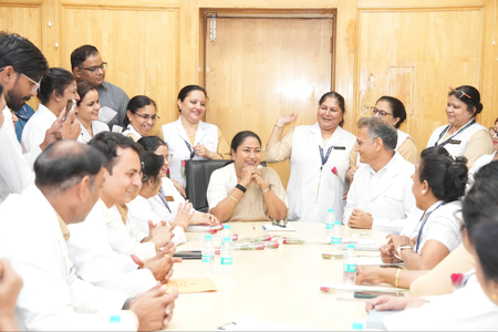 खा गुप्ता सरकार का बड़ा फैसला, नर्सिंग इंटर्न्स को मिलेगा 27 गुना ज्यादा स्टाइपेंड