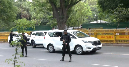 ईंधन बचाने के लिए नेताओं की पहल, मंत्रियों और सीएम ने अपनाई मेट्रो व इलेक्ट्रिक वाहन